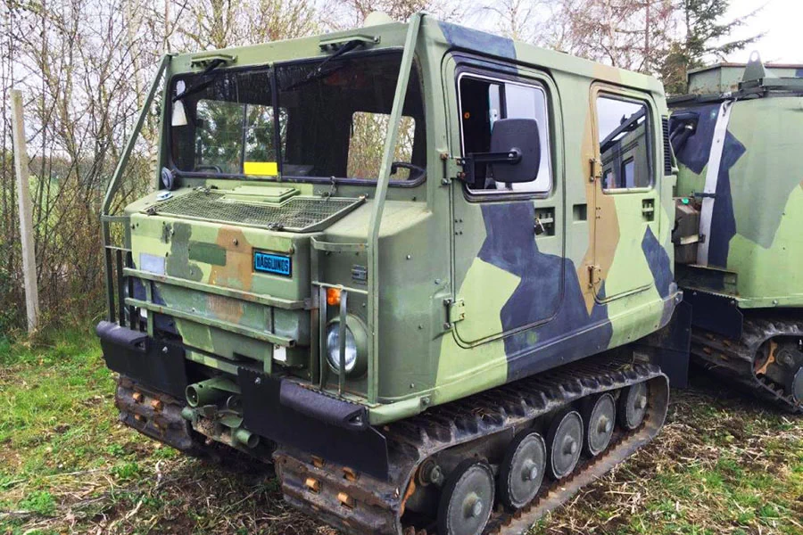 Гусеничный снегоболотоход Hagglunds BV-206 Лось